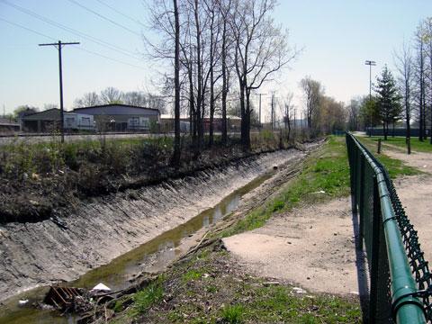 Toledo, Ohio - Ditch Stabilization - BEFORE Toledo, Ohio - Ditch Stabilization - BEFORE